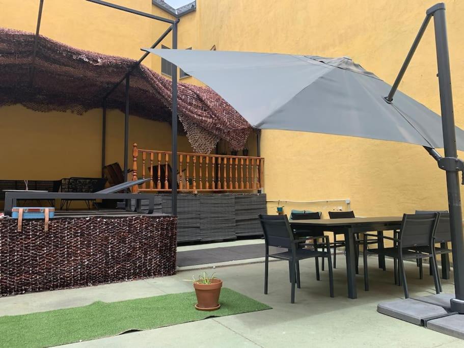 Mirador Yellow Door 蓬费拉达 外观 照片